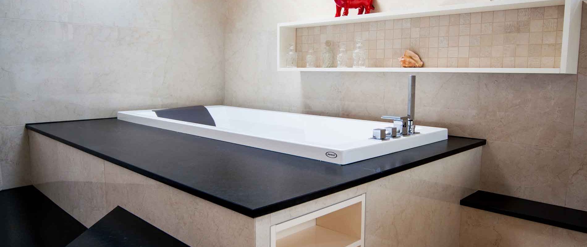 habillage granit de baignoire balnéo