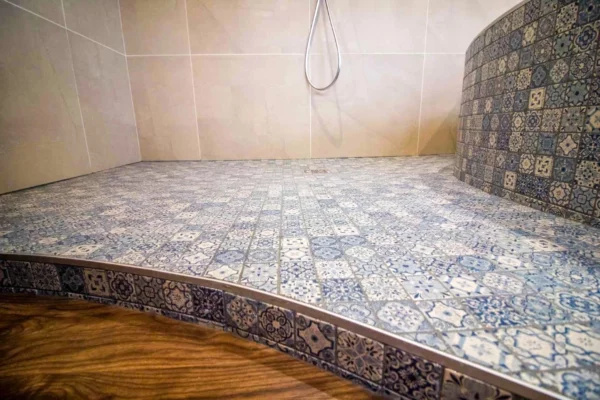 Douche italienne en mosaïque.