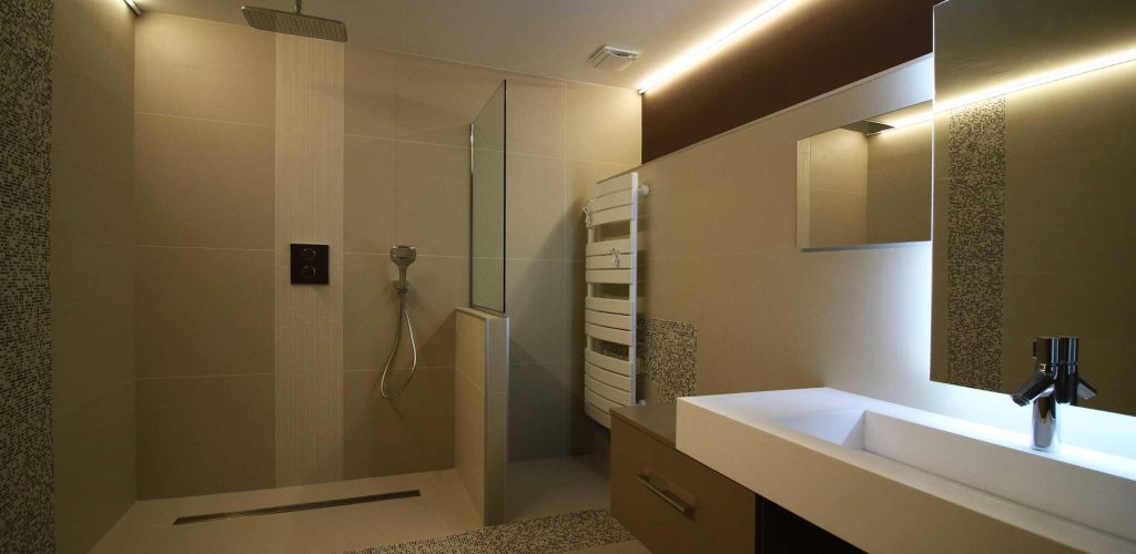 rénovation salle de bains moderne douche italienne mitigeur encastre